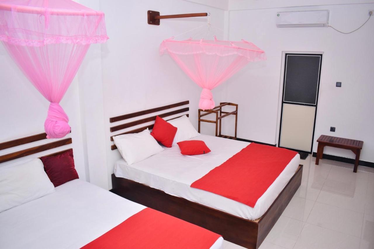 Geethani Tourist Home Polonnaruwa Bagian luar foto