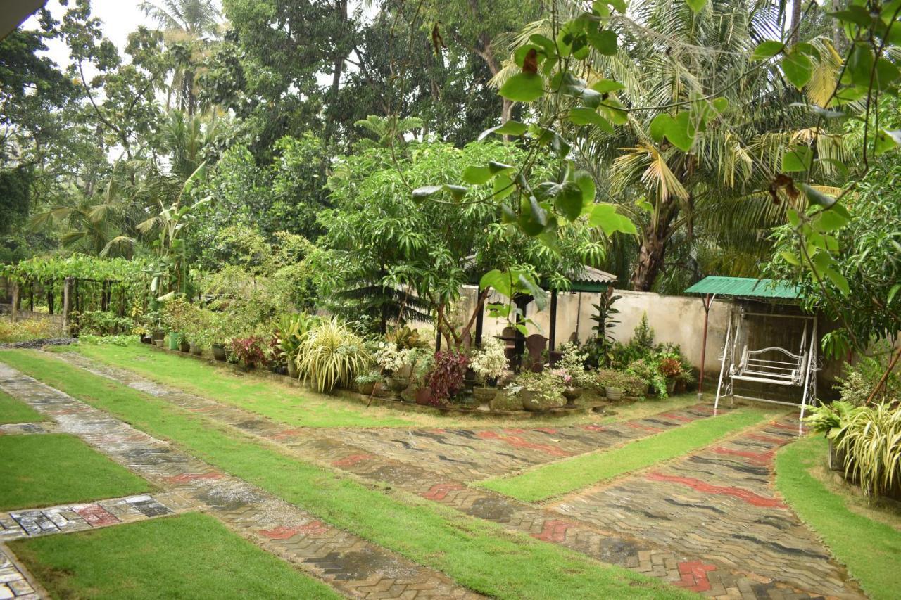 Geethani Tourist Home Polonnaruwa Bagian luar foto