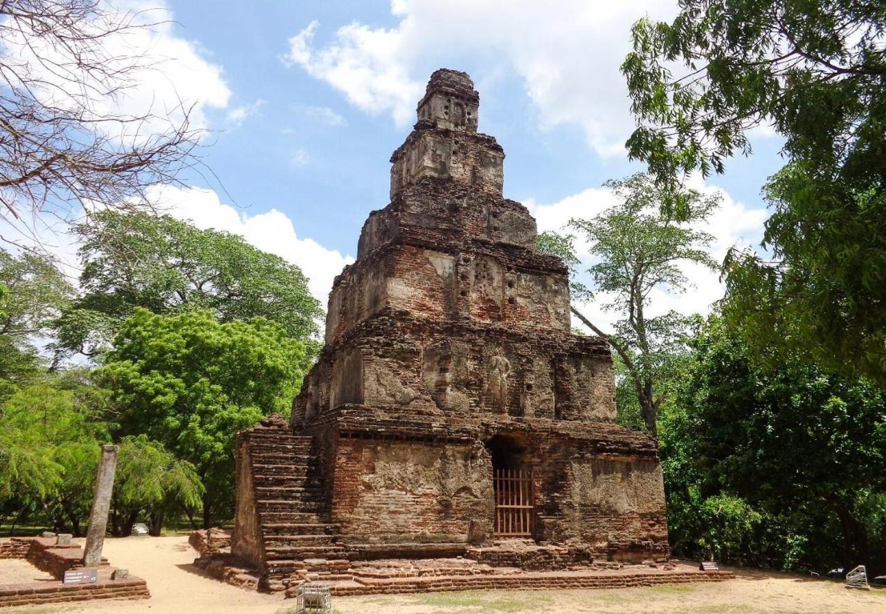 Geethani Tourist Home Polonnaruwa Bagian luar foto