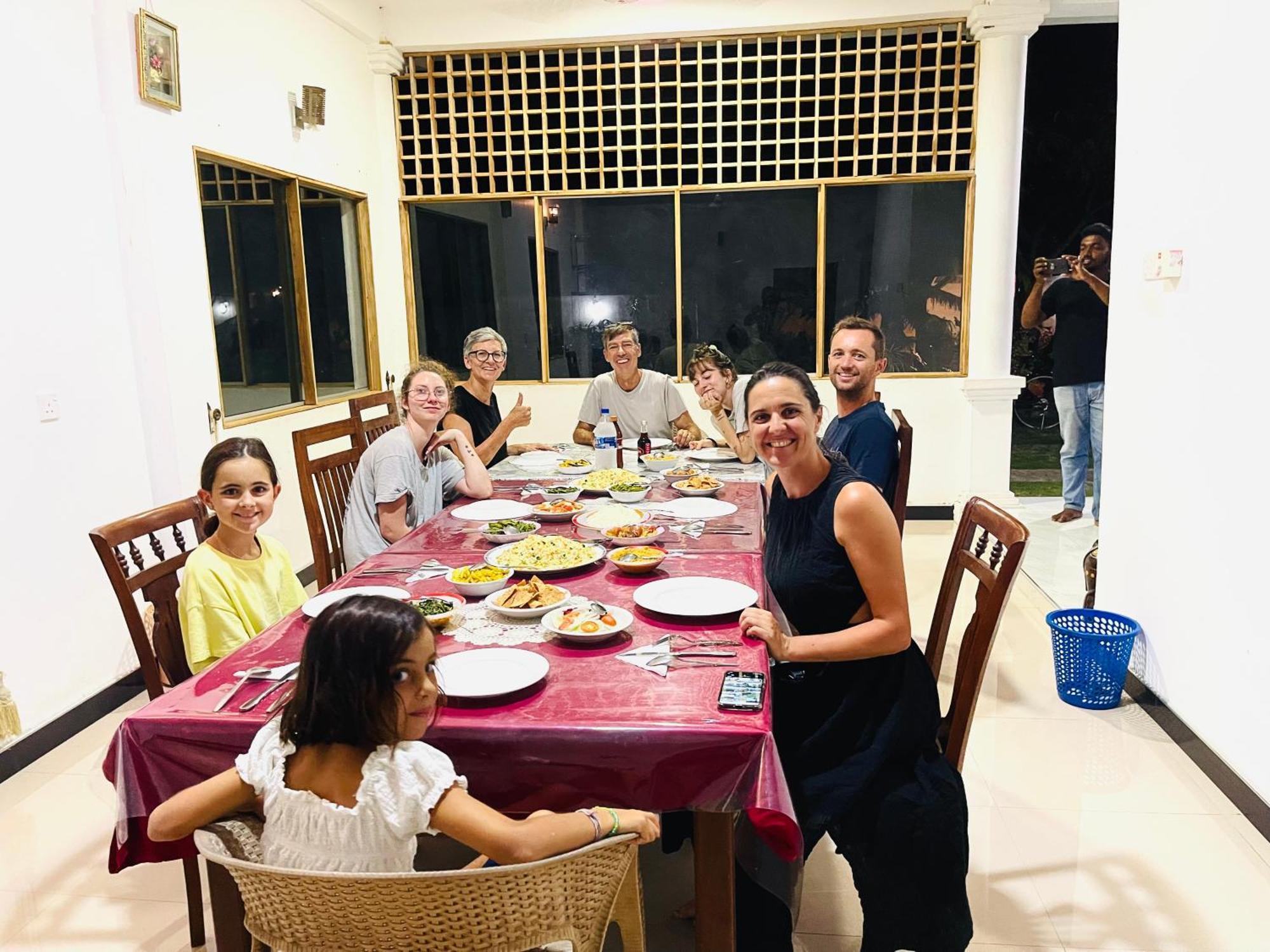 Geethani Tourist Home Polonnaruwa Bagian luar foto