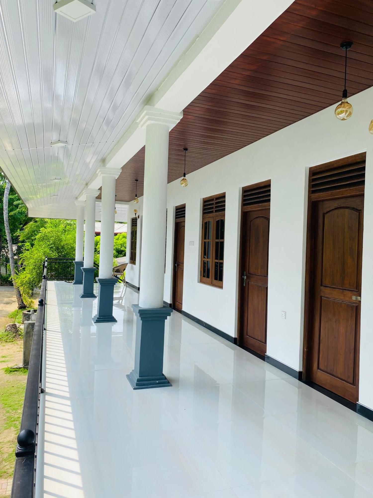 Geethani Tourist Home Polonnaruwa Bagian luar foto