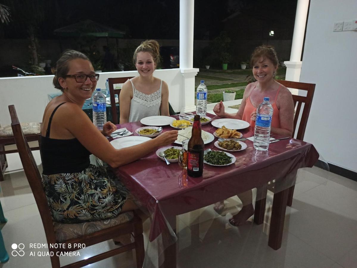 Geethani Tourist Home Polonnaruwa Bagian luar foto